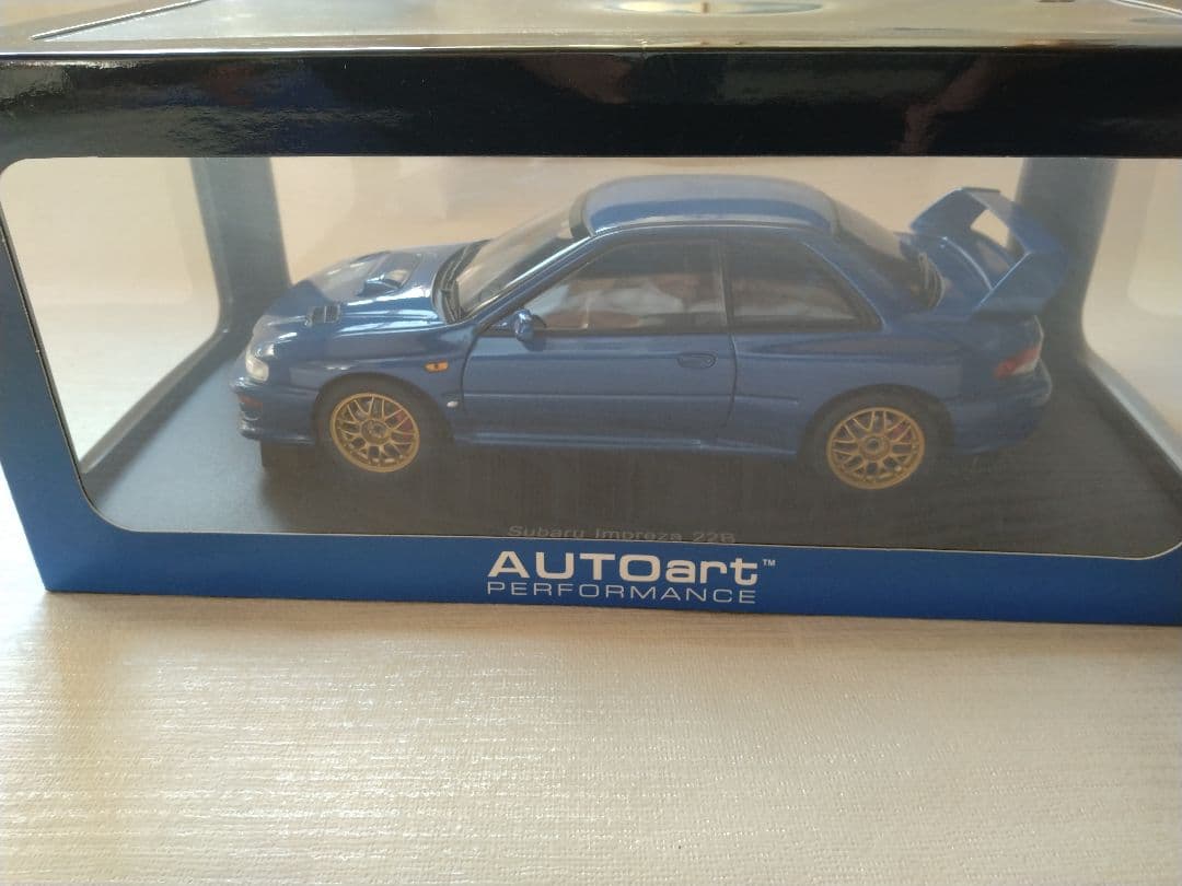 オートアート　1/18　スバル インプレッサ 22B STi バージョン
