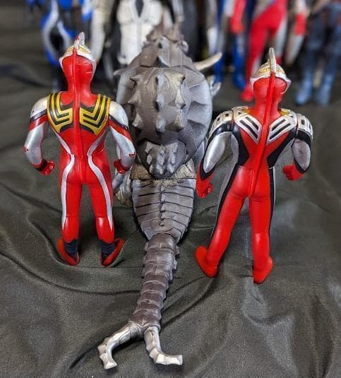 ウルトラマンコスモス＆登場怪獣・宇宙人（バンダイ）ソフビフィギュア16体セット