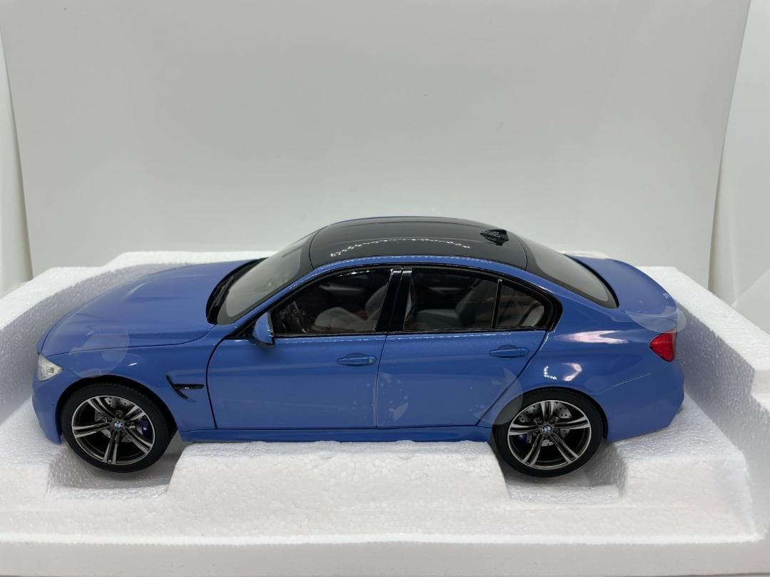304-036 ノレブ 1/18 BMW M3 Competition 2017