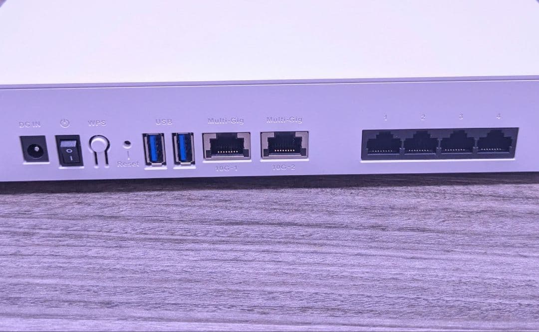 【美品】QNAP QHora-301W 10GbE SD-WANルーター