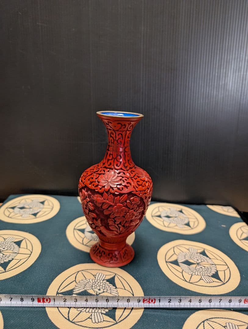 中国美術、堆朱花瓶