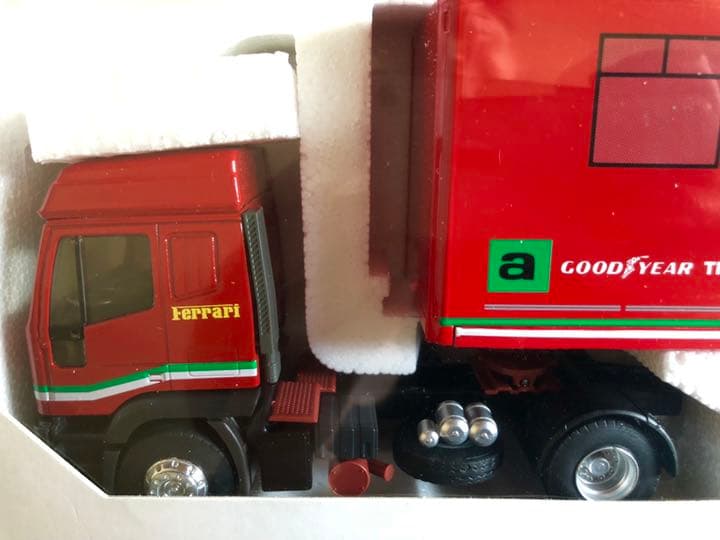 【未開封・新品】エリゴールフェラーリFerrariトランスポーターIVECOレア