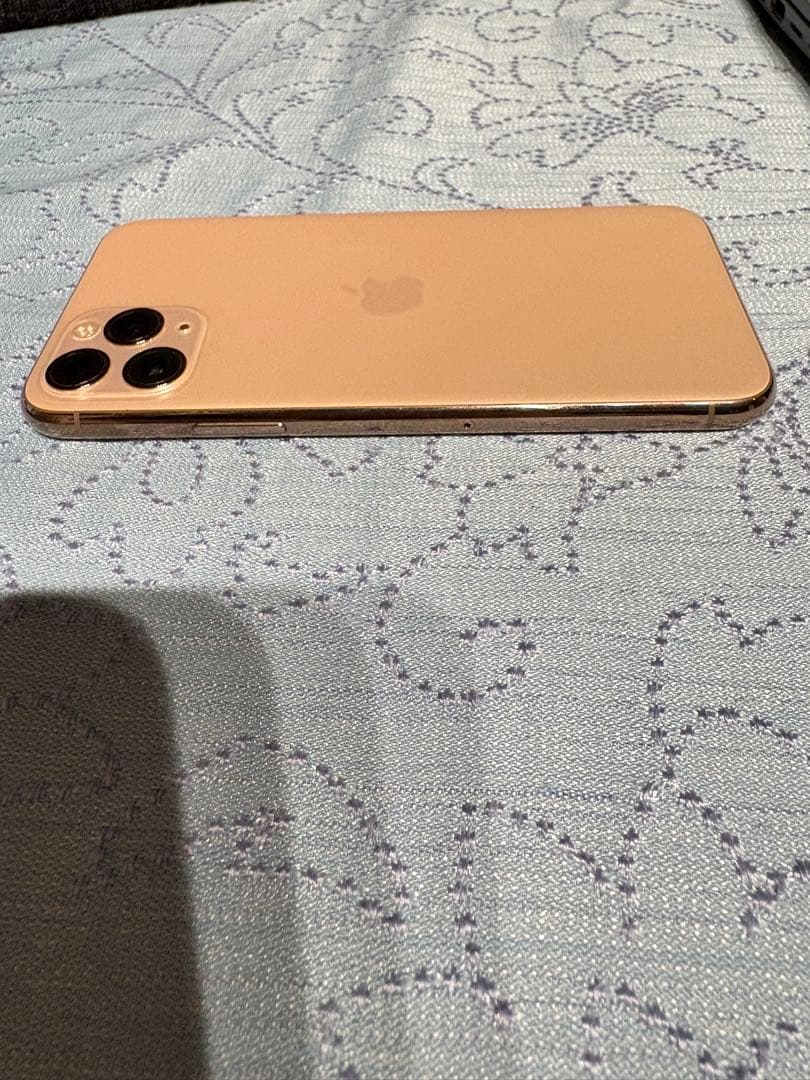 Apple iPhone 11 pro ゴールド 本体