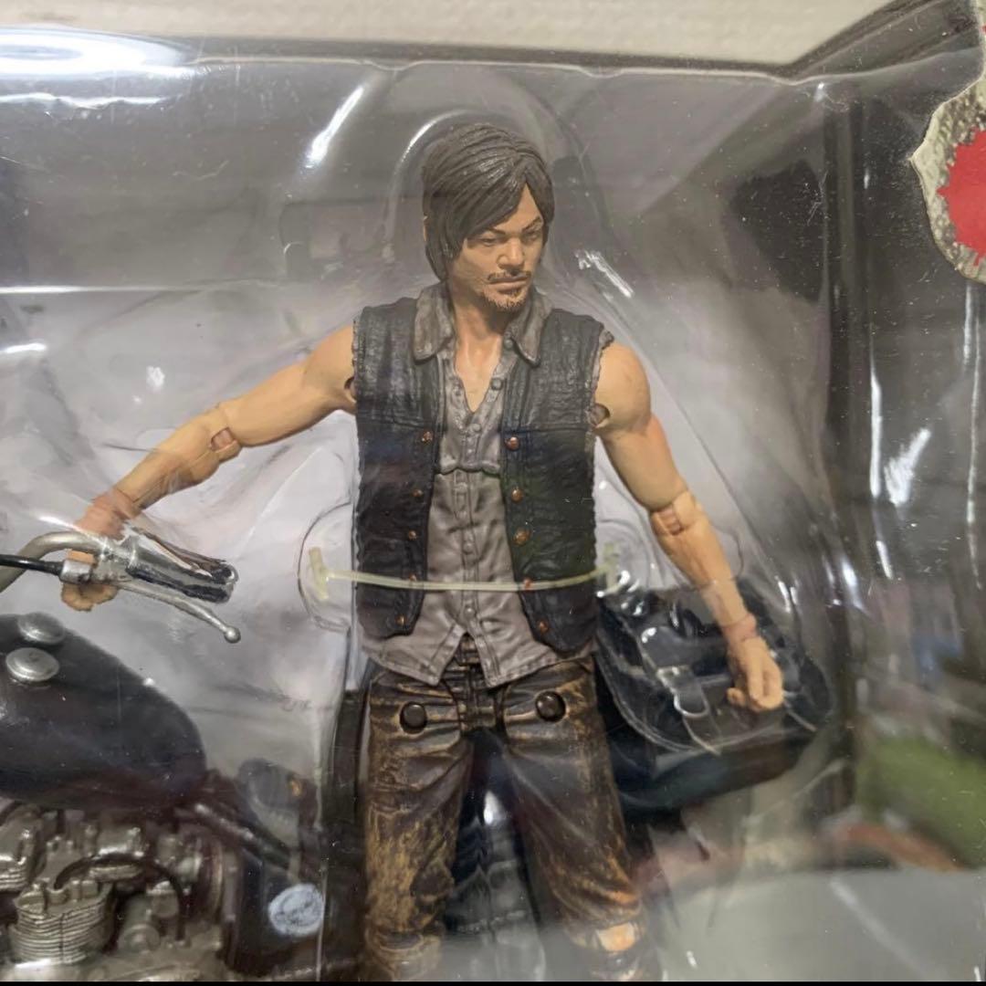 ウォーキングデッド ダリル フィギュア 映画