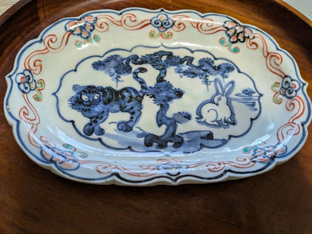 松浦コータロー　虎とウサギの絵柄 陶器皿