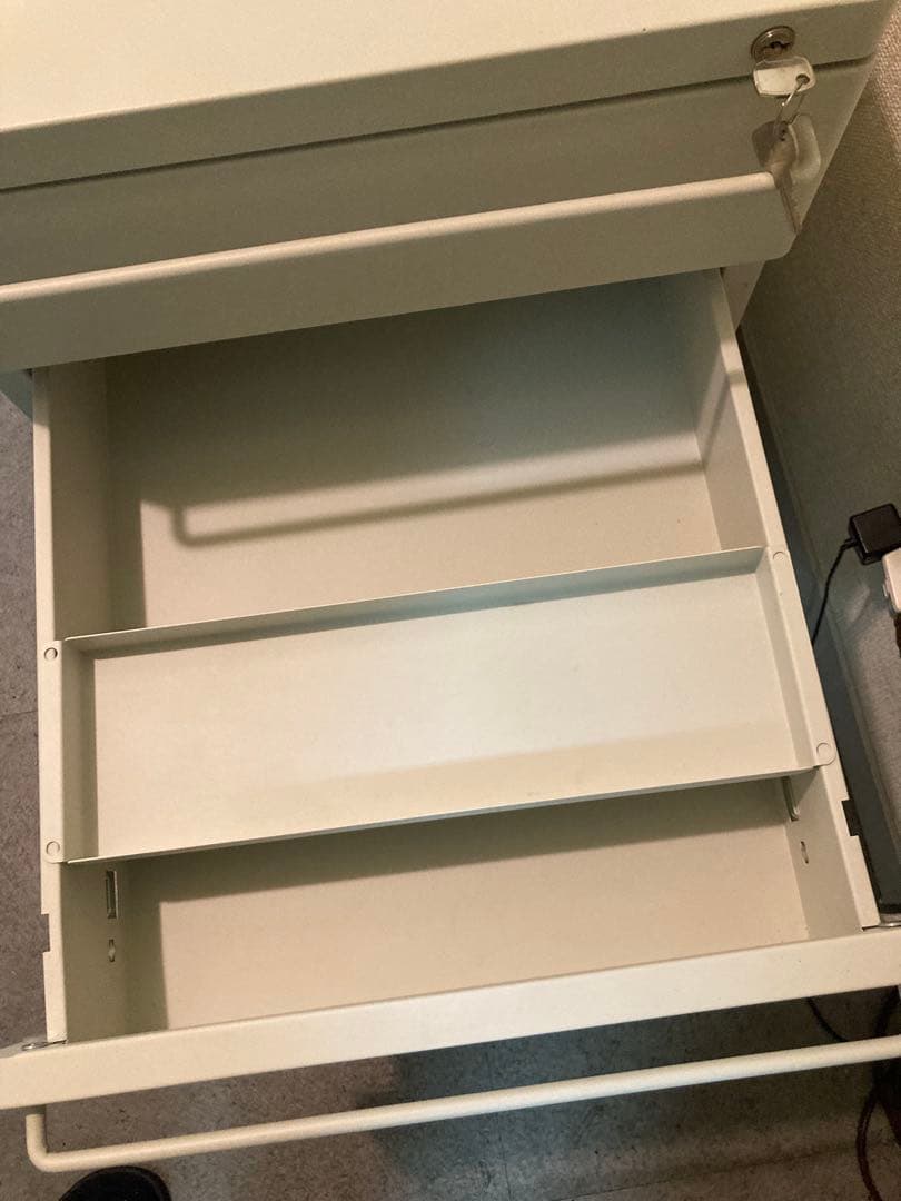 超おしゃれ　テーブル　伊勢丹購入　無印良品 デスクワゴン　廃番品　超貴重　鍵付