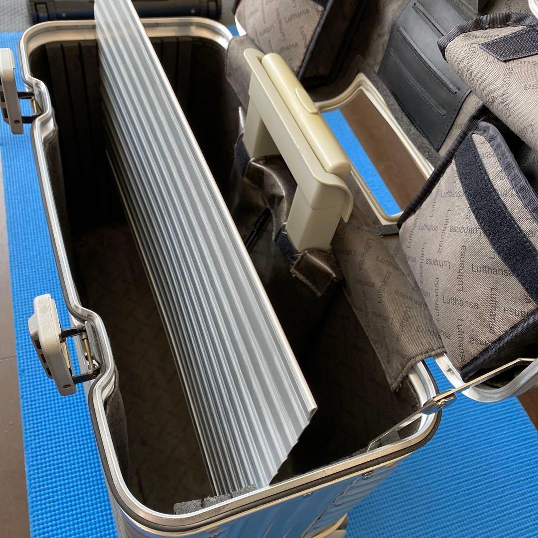 RIMOWA シルバーキャリーケース 中型