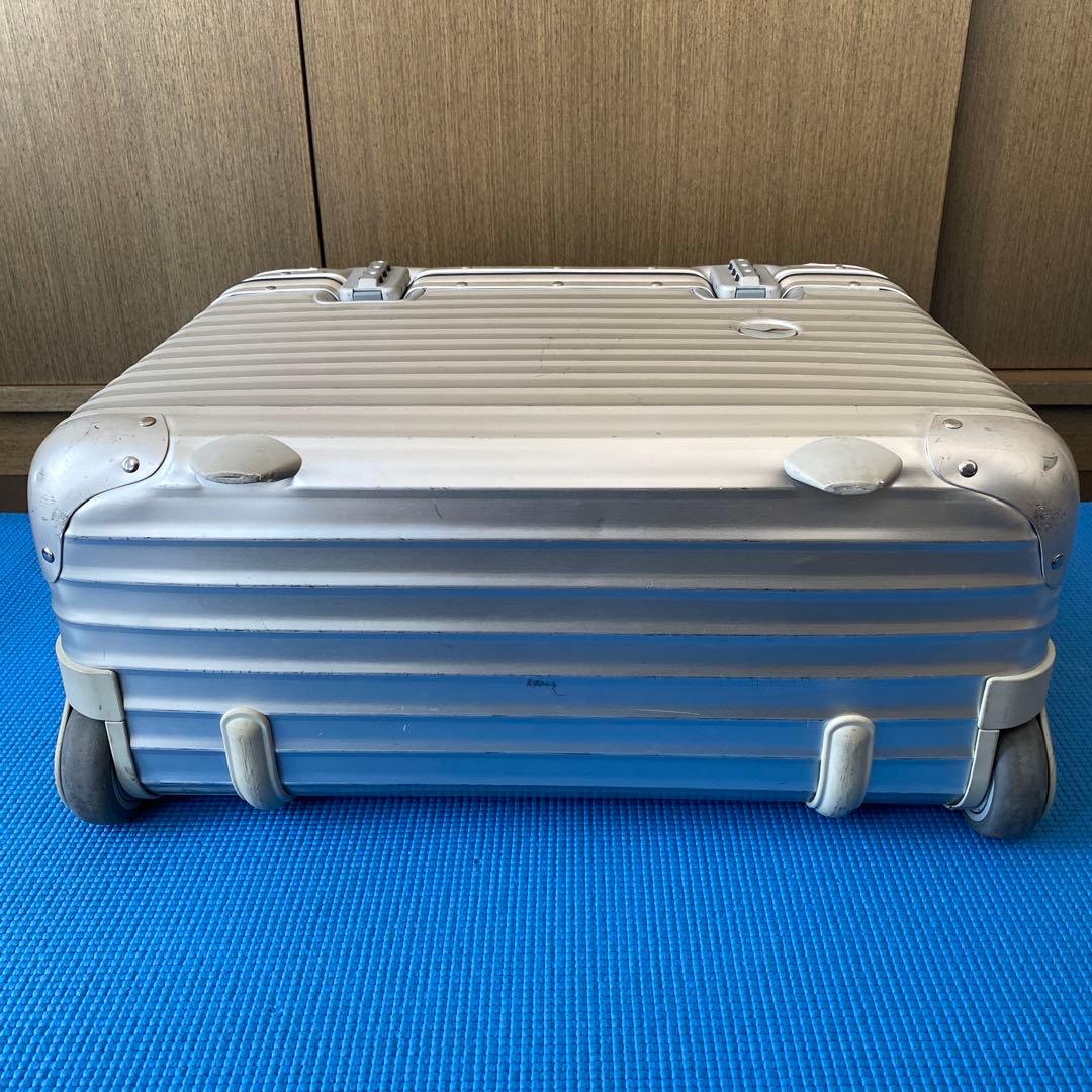 RIMOWA シルバーキャリーケース 中型