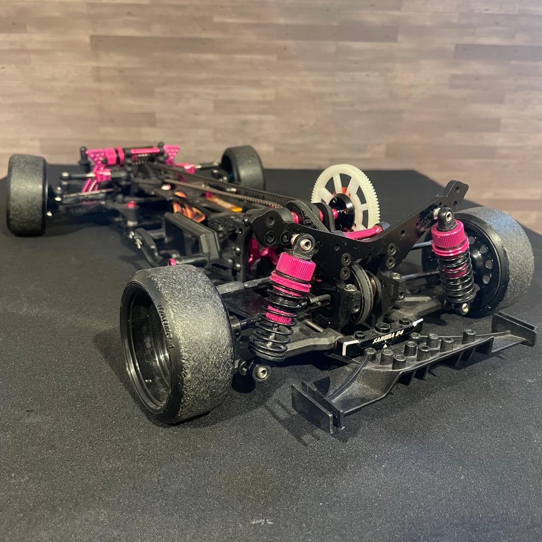 サクラ sakura d4 シャーシ、サーボ付1/10 rc ラジドリ