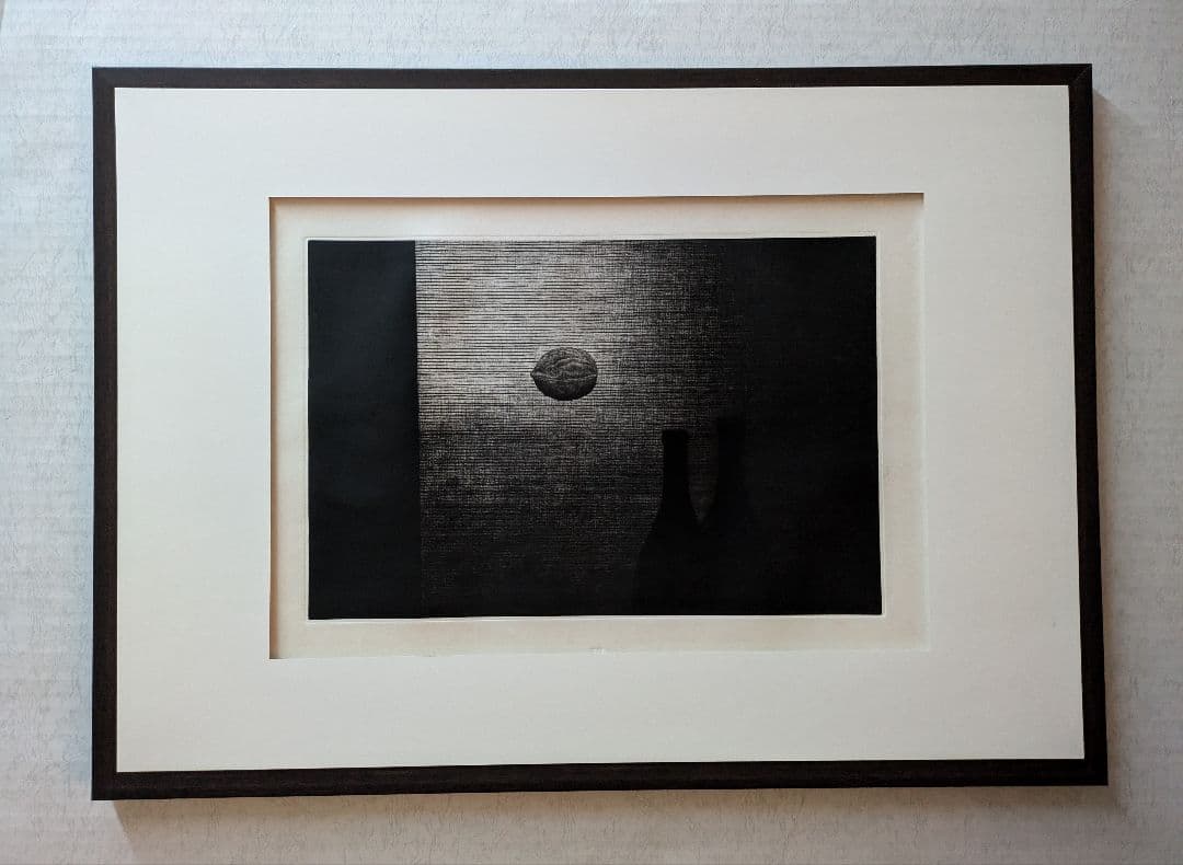 格安l浜口陽三の腐蝕銅版画　“黒”が織りなす静謐な銅版画「ボトルとナッツ」美品