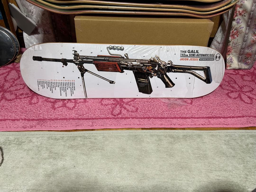 DRIVEN ドリブン スケートボード デッキ