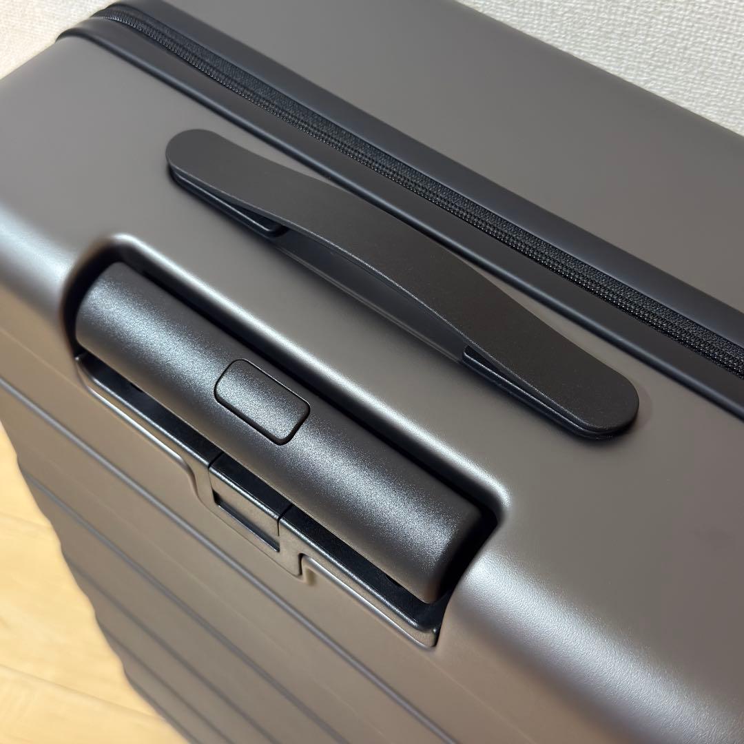 無印良品　バーを自由に調節できるハードキャリーケース　75L