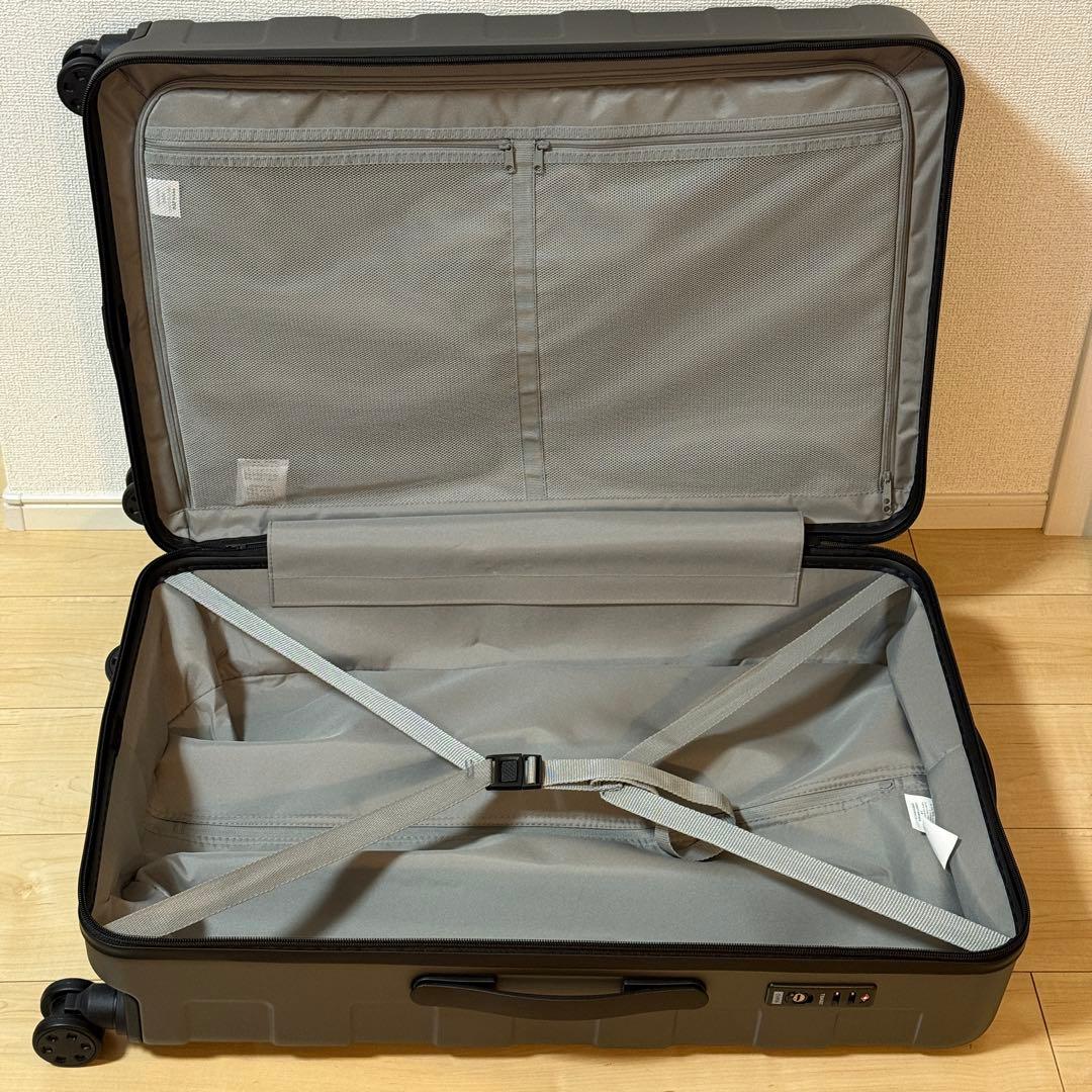無印良品　バーを自由に調節できるハードキャリーケース　75L