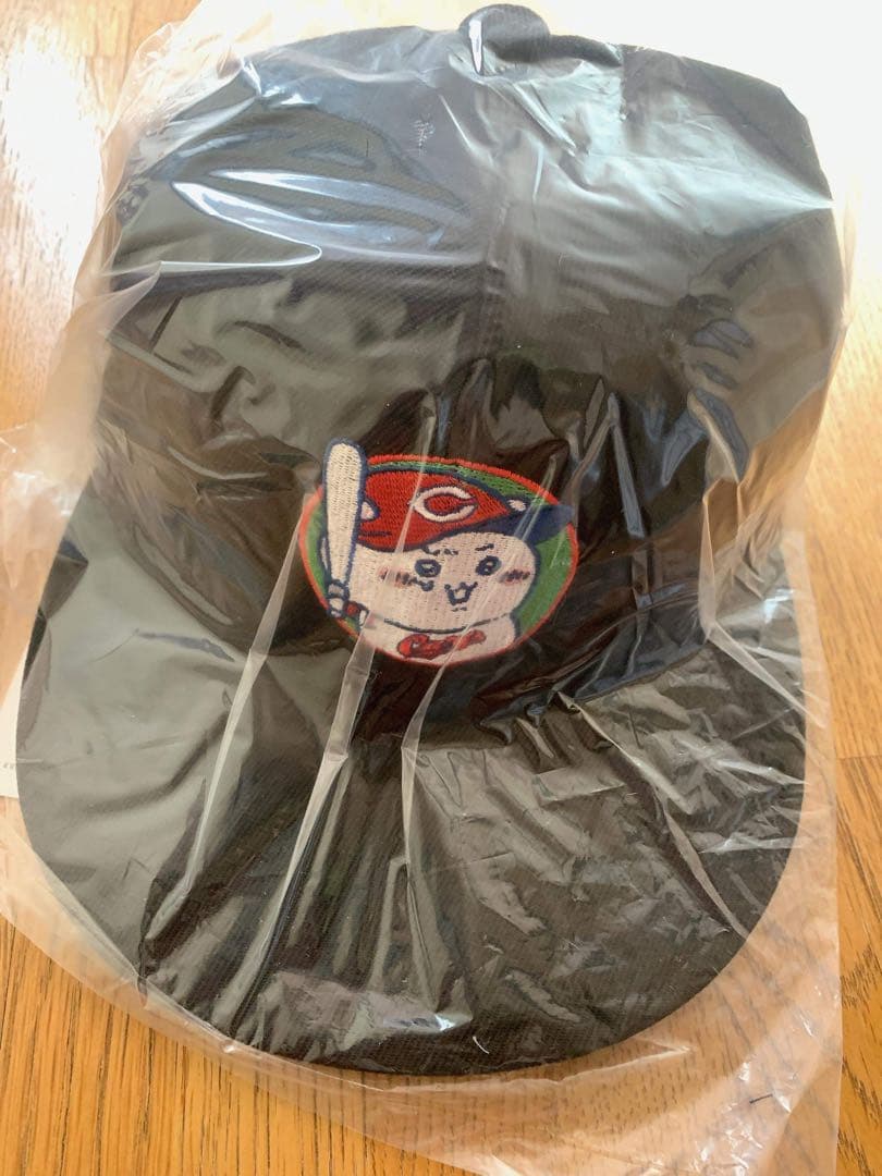 ちいかわ×広島カープコラボ　帽子　黒