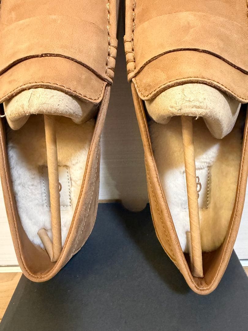訳あり特価！UGG ベージュ モカシン　スリッポン　ドライビング