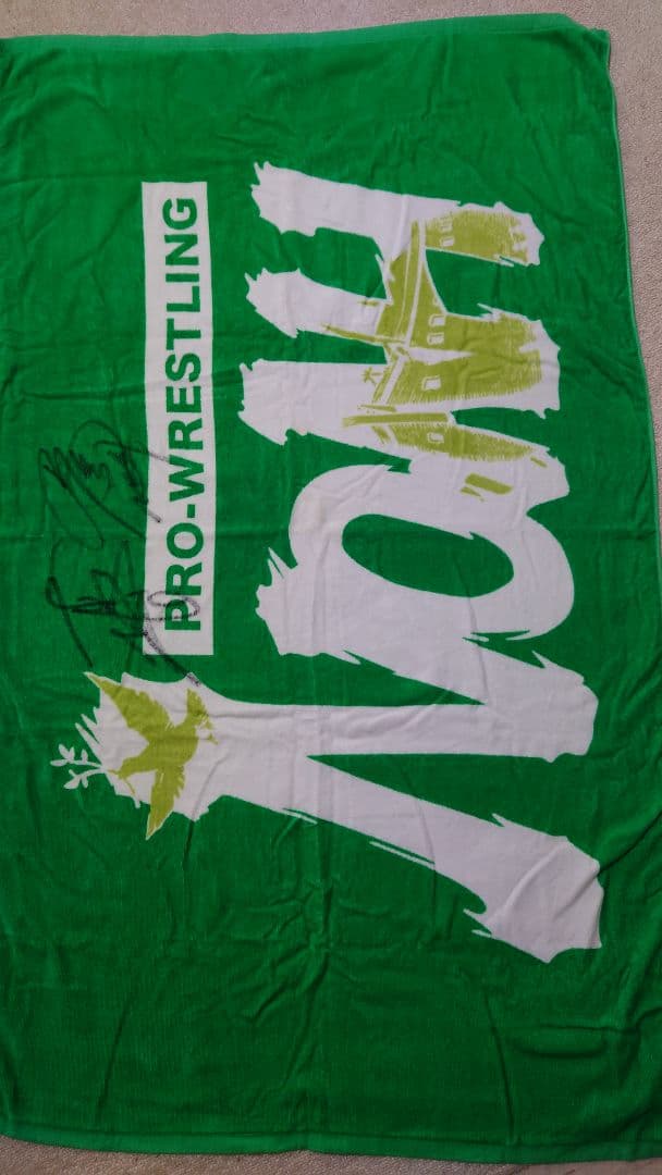 プロレスリングノア、サイン入りバスタオル