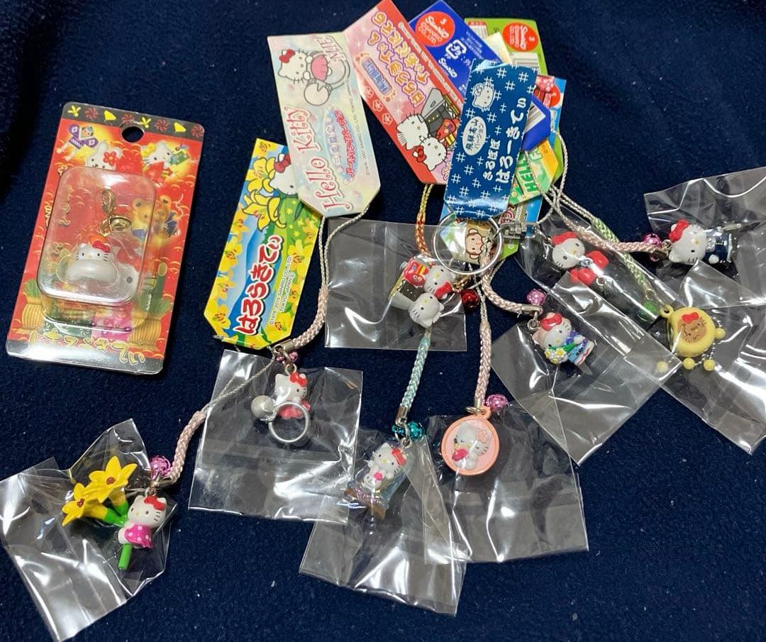 サンリオグッズまとめ売りご当地キティ根付ストラップファスナーマスコットなど