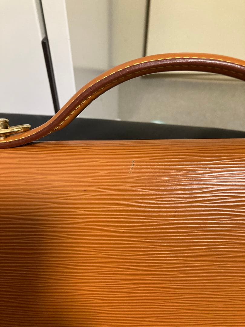 阿*鳥様 ルイヴィトン エピ ポルトドキュマン ビジネスバッグ ブリーフケース