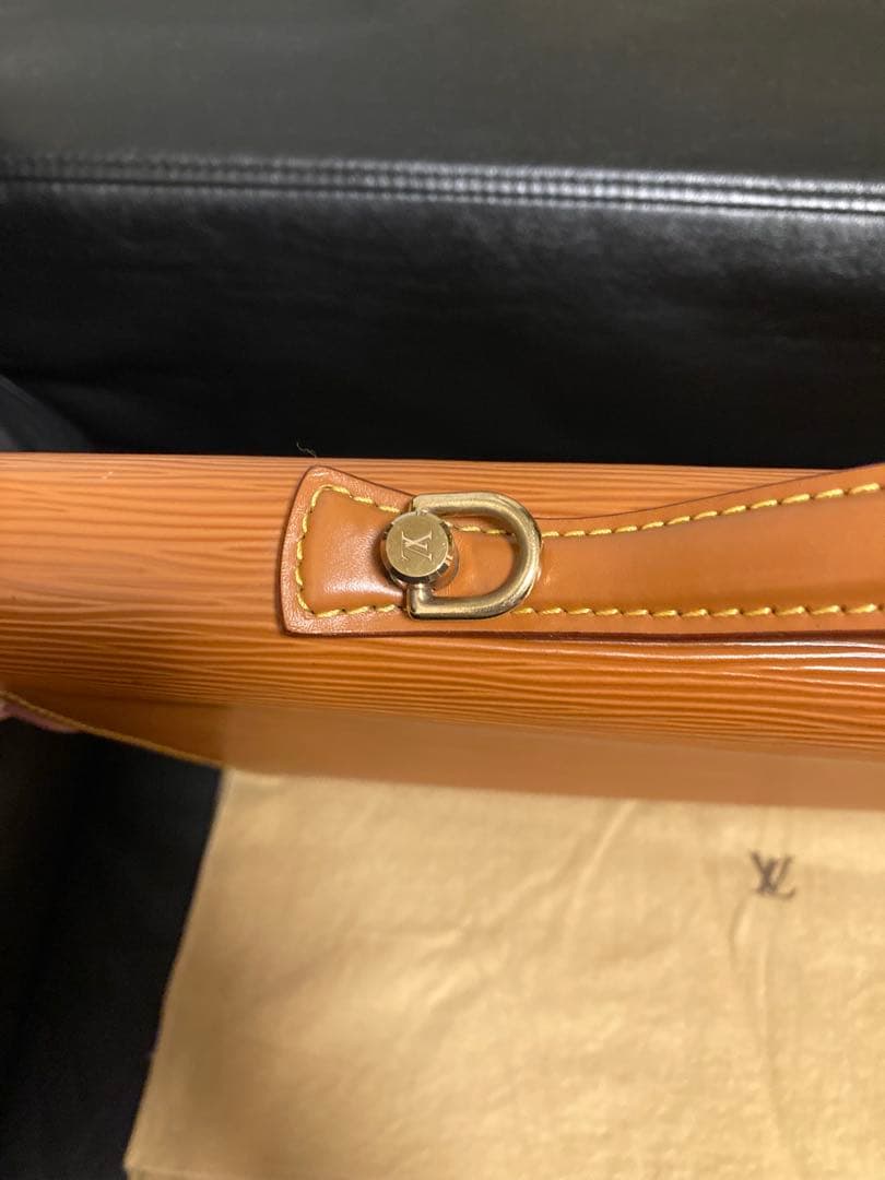 阿*鳥様 ルイヴィトン エピ ポルトドキュマン ビジネスバッグ ブリーフケース