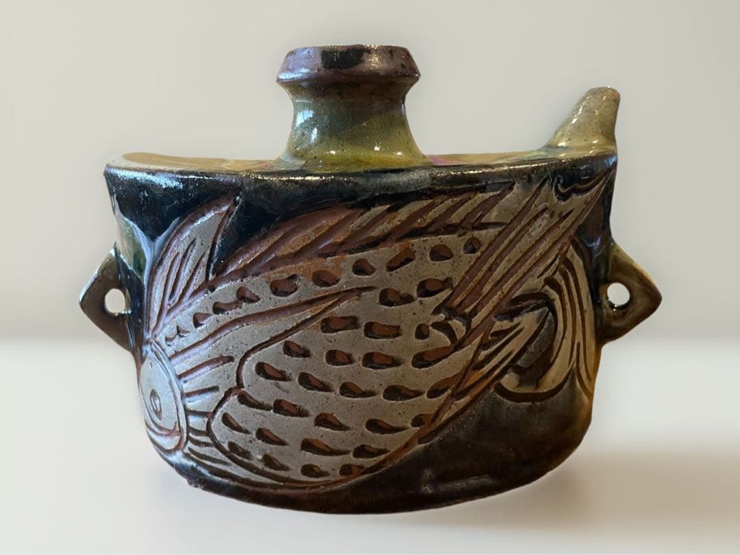 沖縄伝統工芸家　人間国宝　金城次郎作　魚文抱瓶