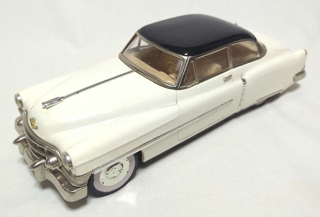 キャデラック セダン 50's ミニカー