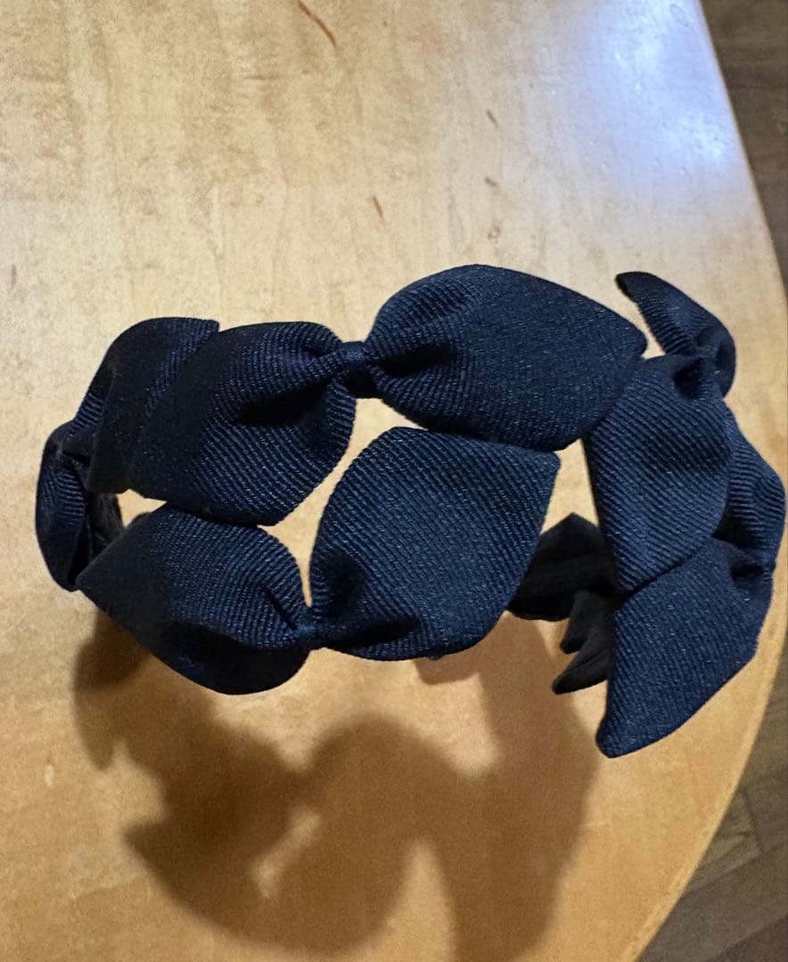 Jennifer Ouelletteブラック リボン カチューシャ