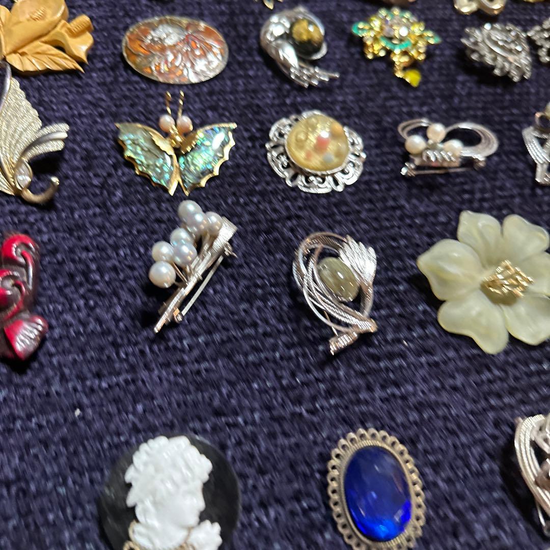 【vintage】ブローチセット 多様なデザイン　130点以上