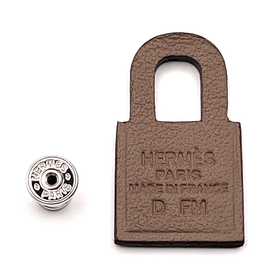 【新品未使用】エルメス オーケリー カデナ ピアス エトゥープ