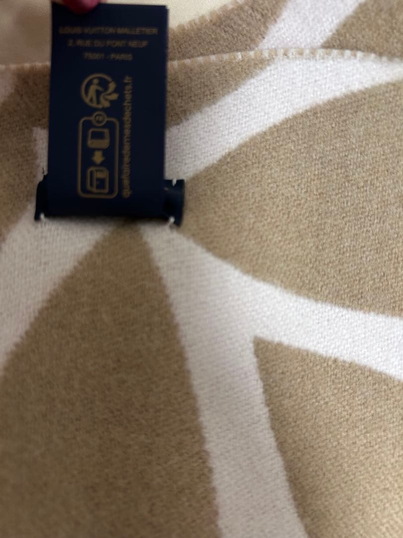 ルイヴィトン　マフラー・LV メダリオン　M79213