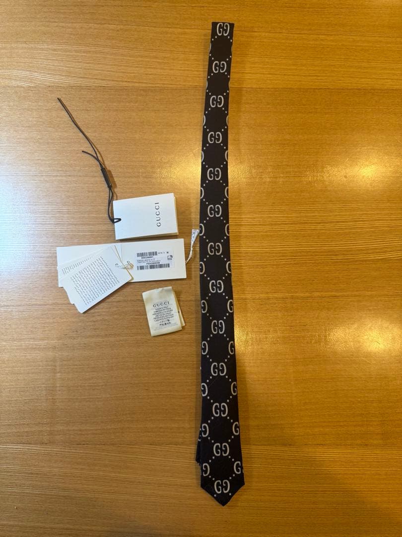 グッチキッズネクタイ　Mサイズ