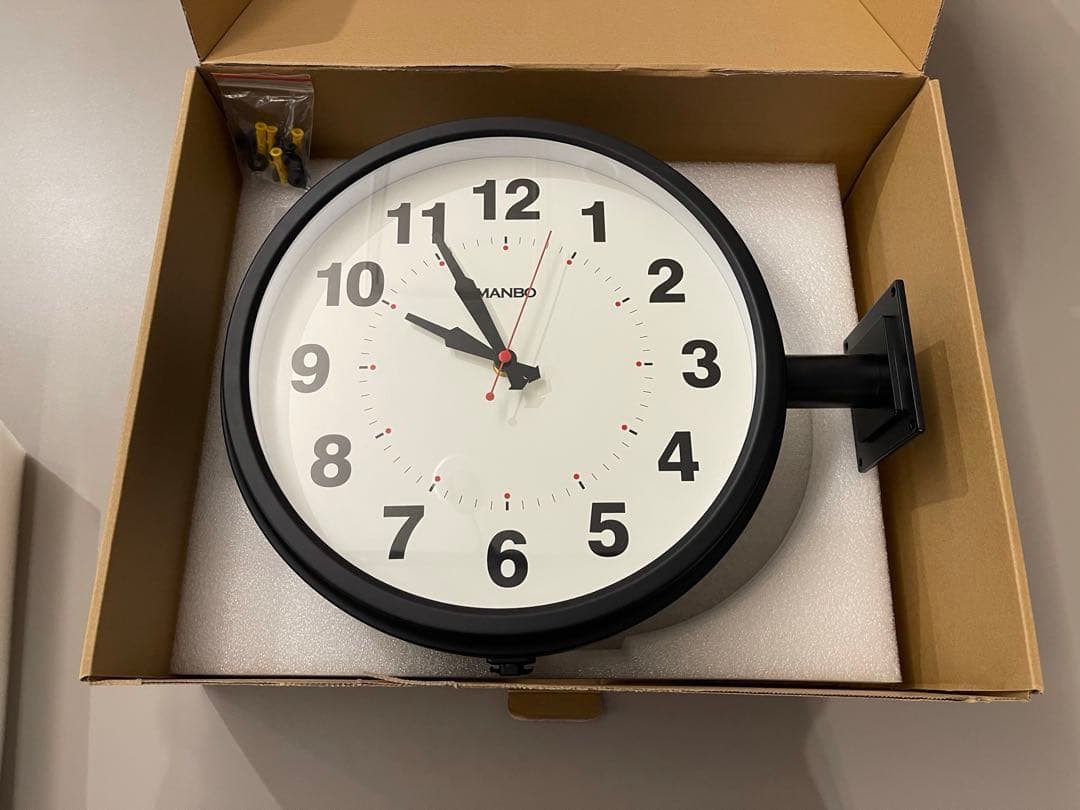 新品　manbo 両面電波時計
