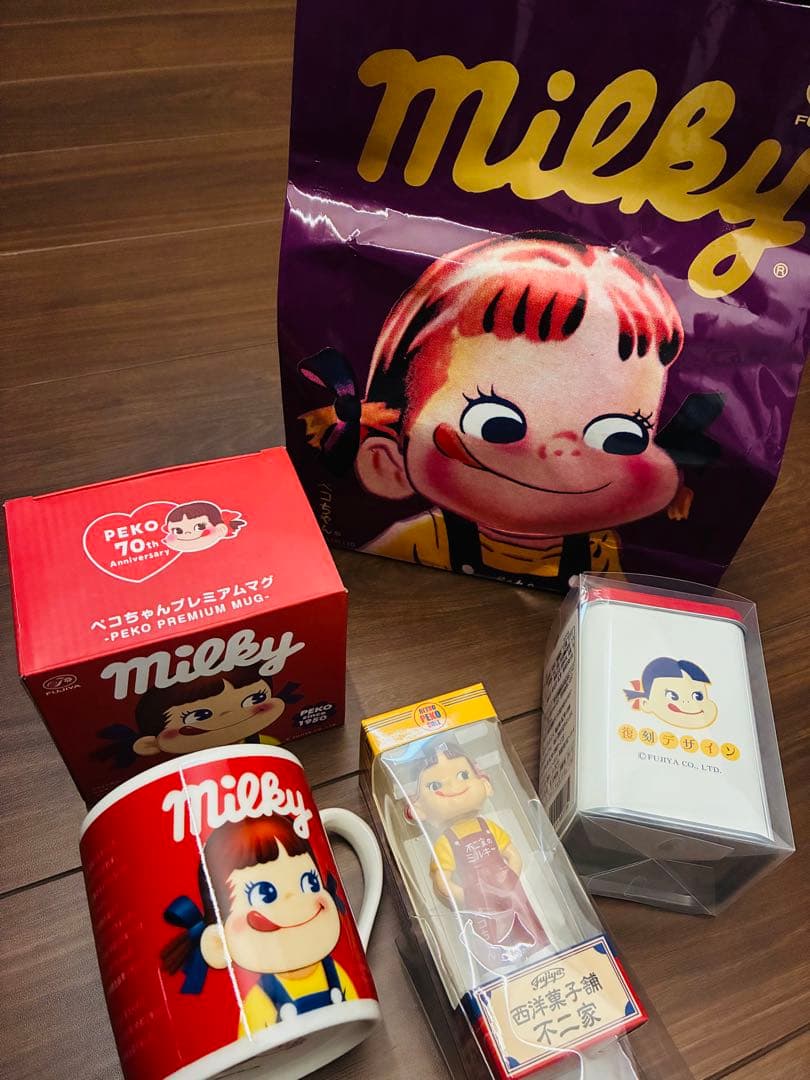 超激レア 限定 2021年 福袋 不二家 レトロペコちゃん 70周年マグ 白缶