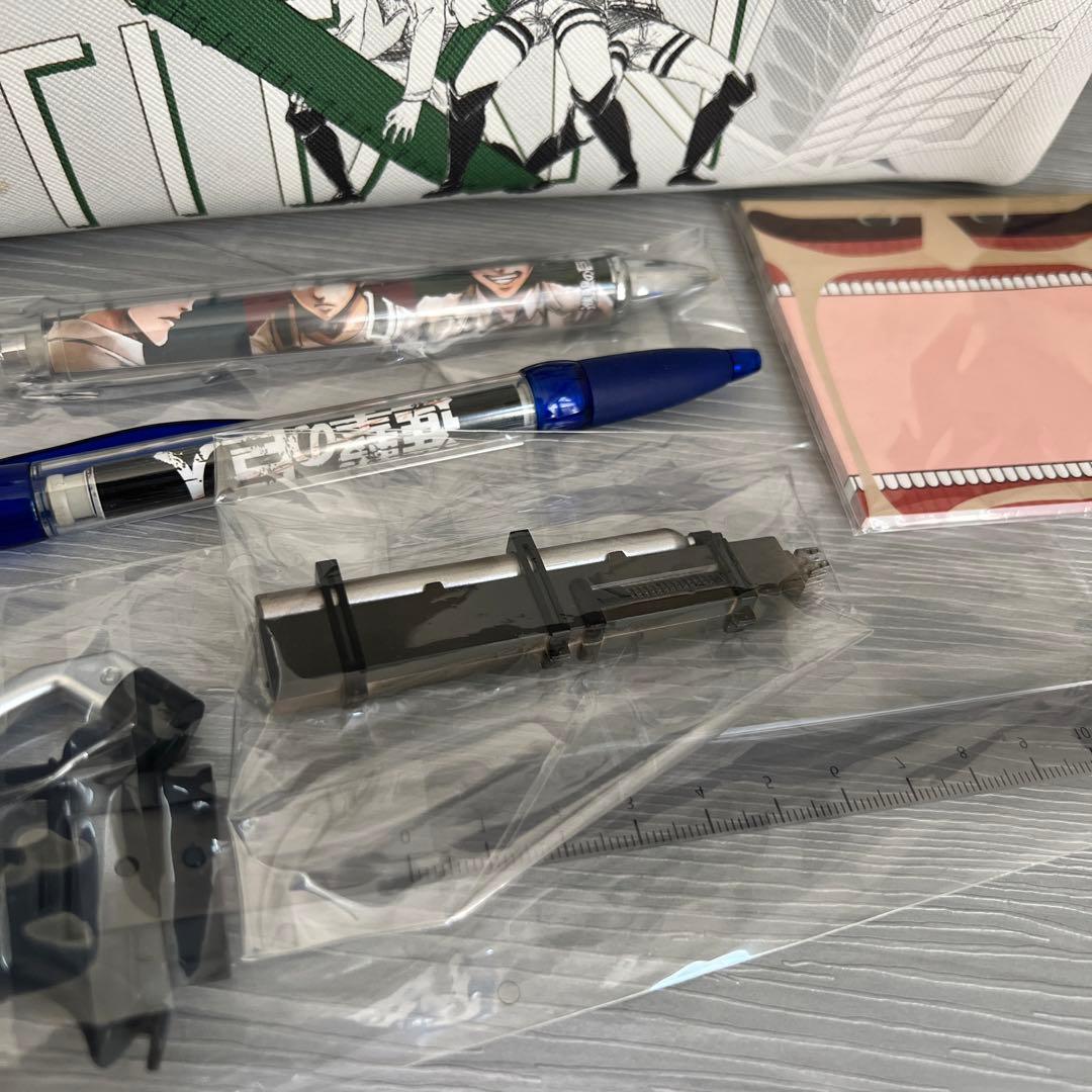 進撃の巨人　ドクターグリップ　文房具　別冊マガジン　応募者全員サービス