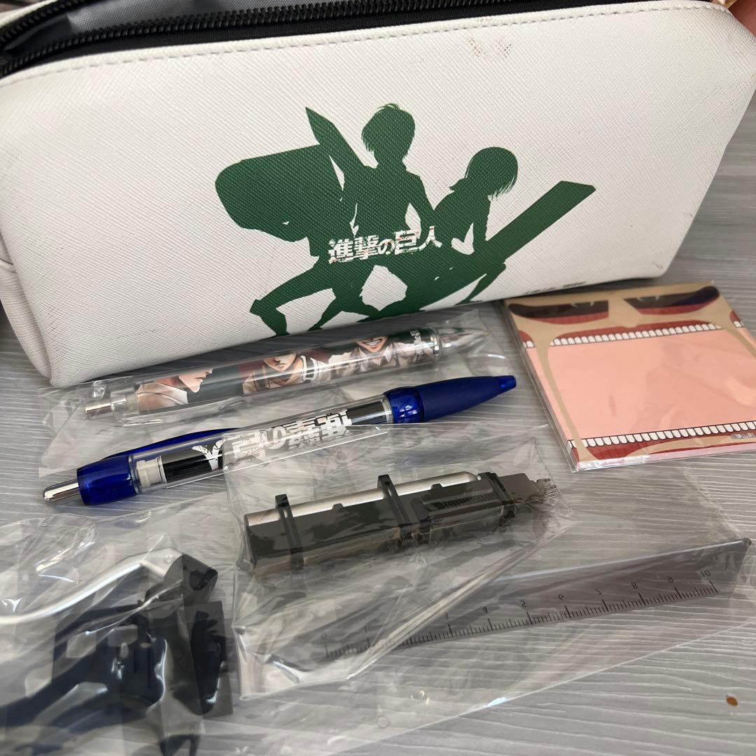 進撃の巨人　ドクターグリップ　文房具　別冊マガジン　応募者全員サービス