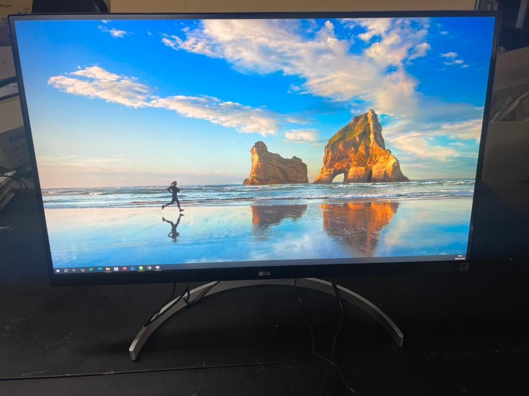 LG 27UK850-W 27インチ 4Kモニター