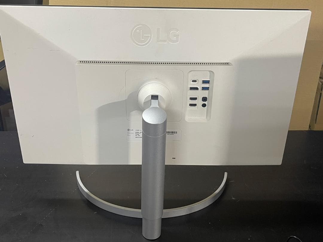 LG 27UK850-W 27インチ 4Kモニター