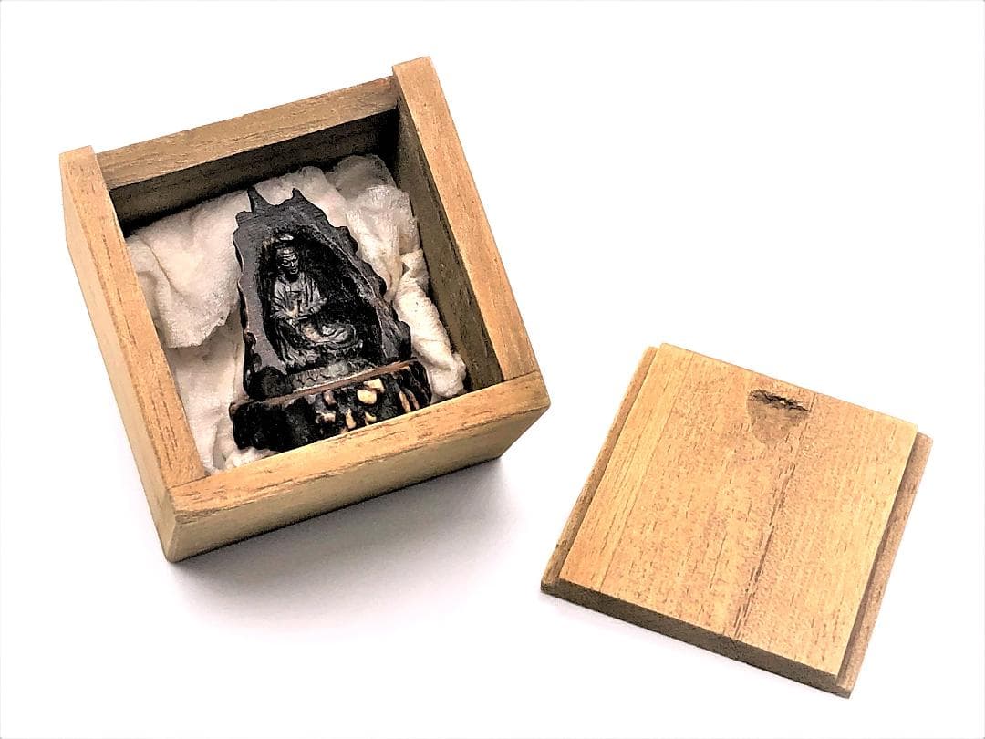 【 鹿角造 厨子入水瓶観音 】　携行仏　豆観音　桐箱付き