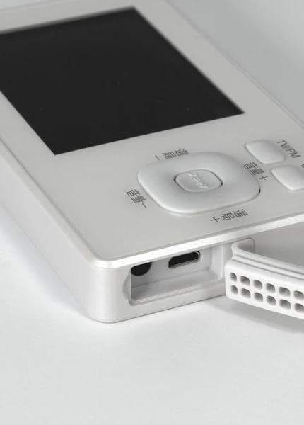 アウトドアに便利な防水3.2インチワンセグTVラジオが視聴できるポケット型