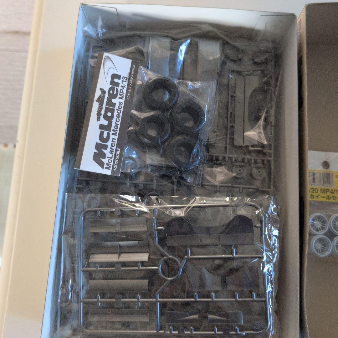 タミヤ　マクラーレンMP4/13 日本GP仕様✕別売りエッチングパーツ他付