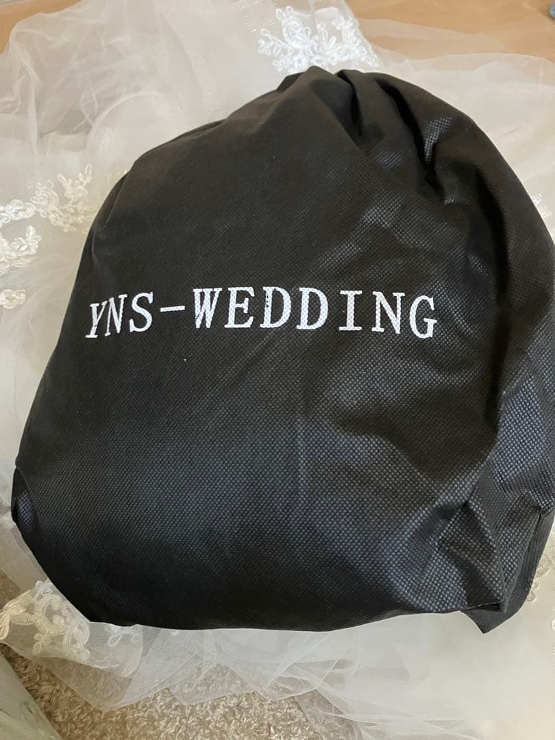 しろくま　YNSWEDDING スレンダーAライン　ウエディングドレス
