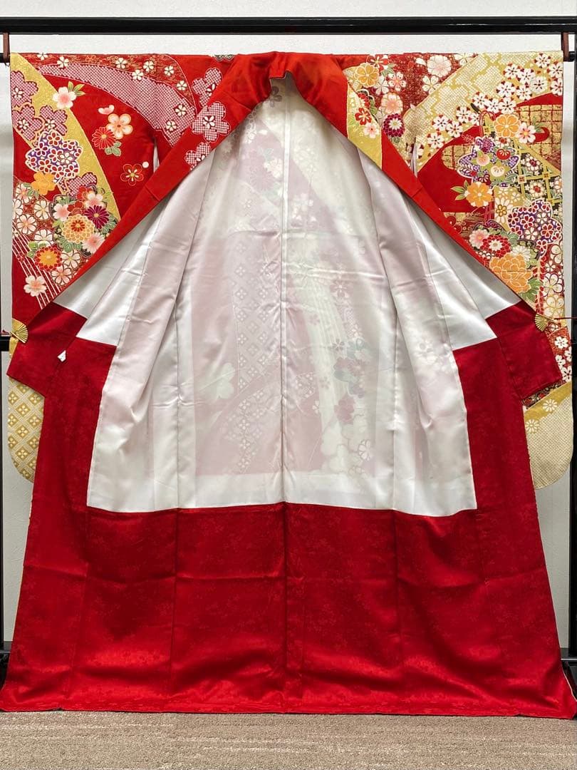 振袖 豪華 刺繍 金彩 紋意匠 身丈167cm 撥水加工済