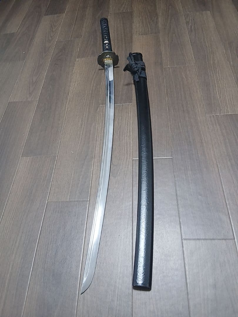 ◉菊花紋章刀袋付き・黒鋼製湾曲刀 (樋入り)　期間限定販売