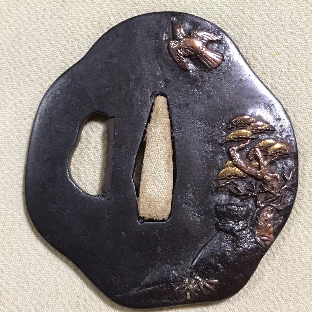 ★時代 /武具！鉄地 鍔 松 鳥 川図案/鐔『菊川南甫 花押(菊川久英)』★