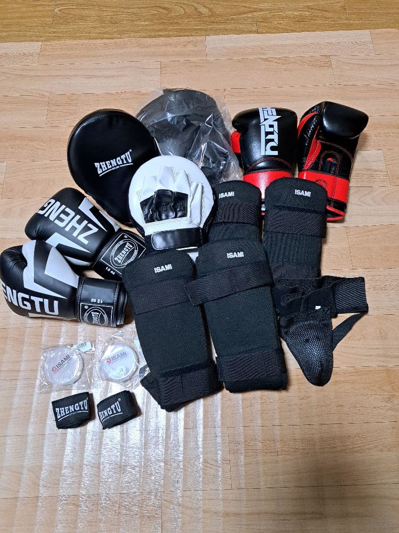 ZHENGTU グローブ ヘッドギア　レガース　等　セット　キックボクシング