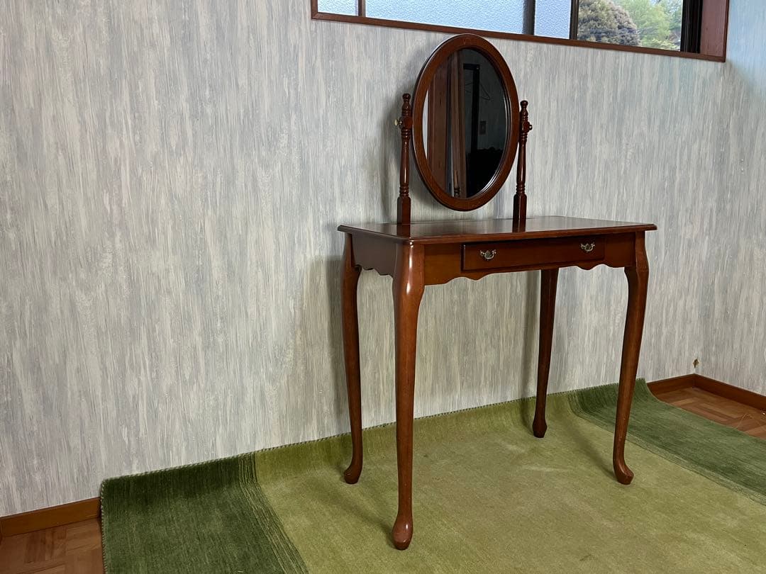 クラシックブラウンドレッサー・鏡付き