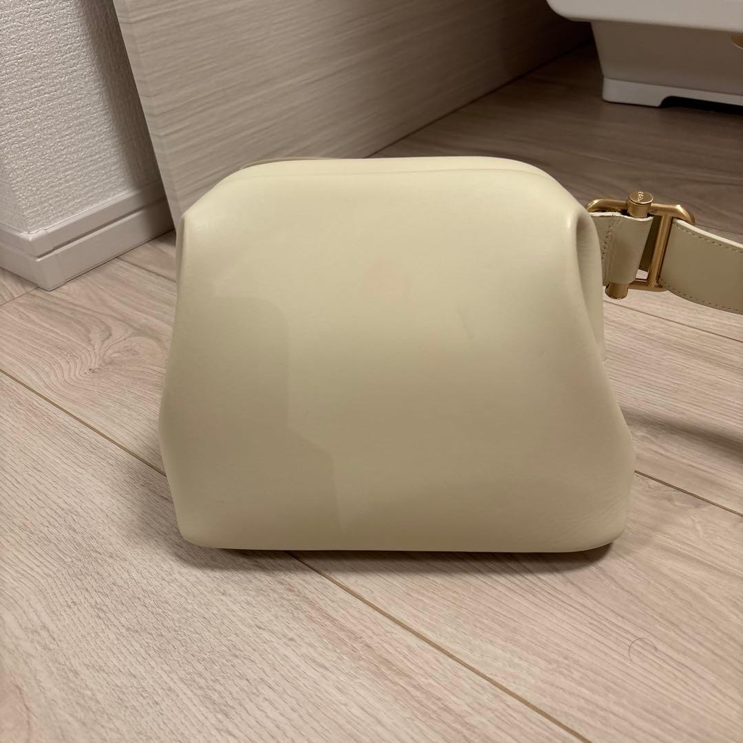 OSOI アイボリー ショルダーバッグ