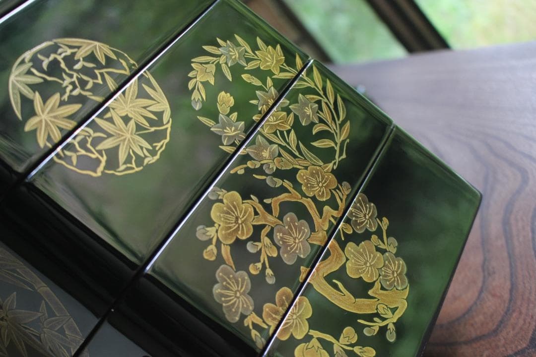 専用！上質黒漆に極上丸紋花蒔絵の映える手提四段重（検輪島塗重箱