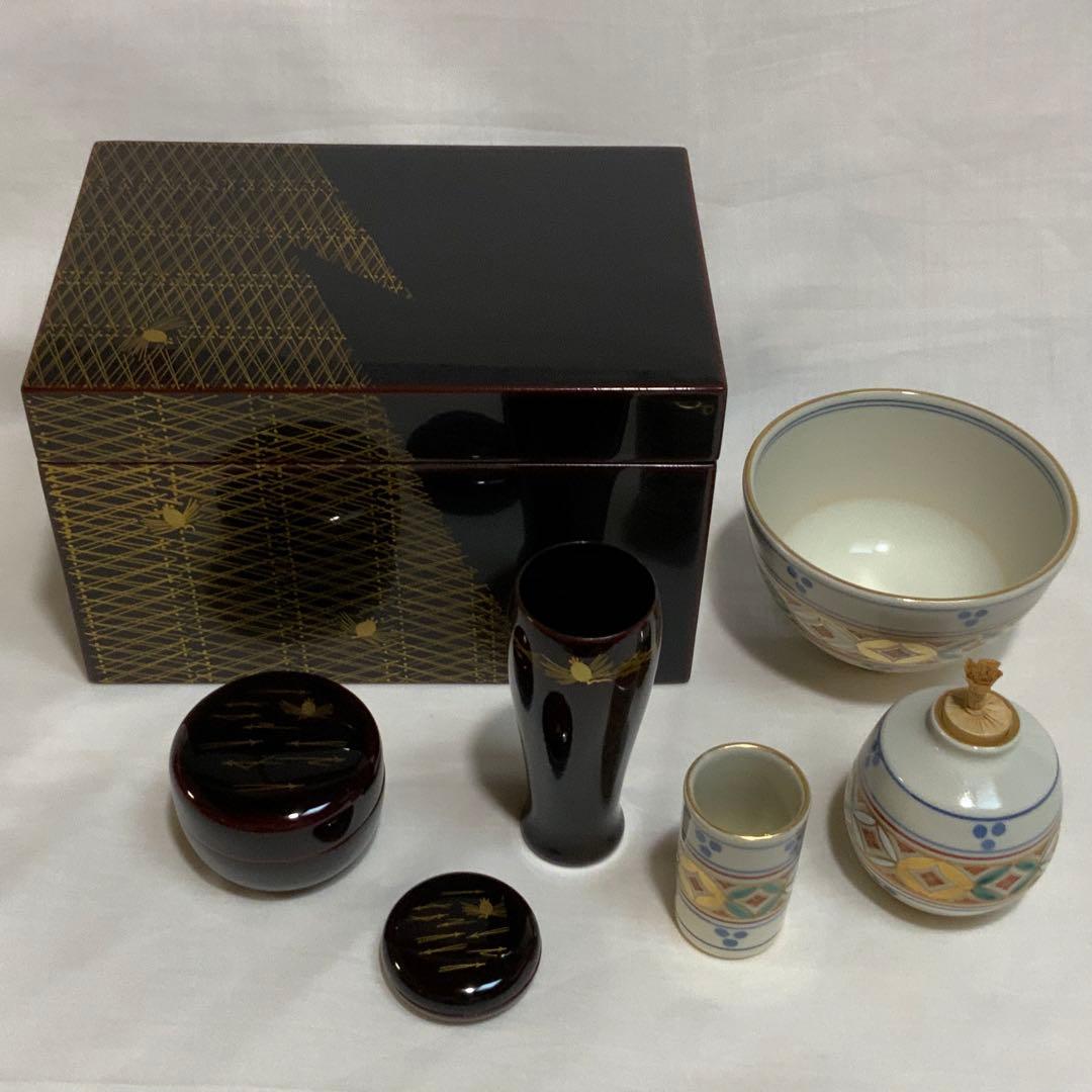茶道具　漆塗り茶箱と茶器のセット　未使用