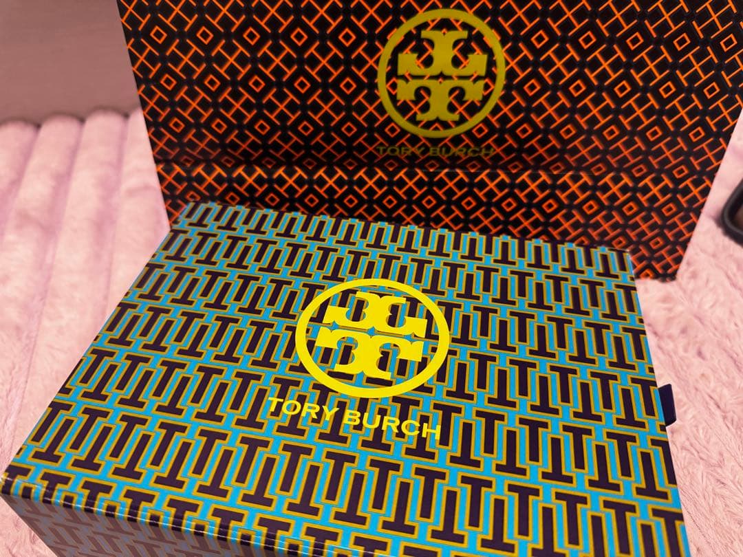 ピンク 二つ折り財布