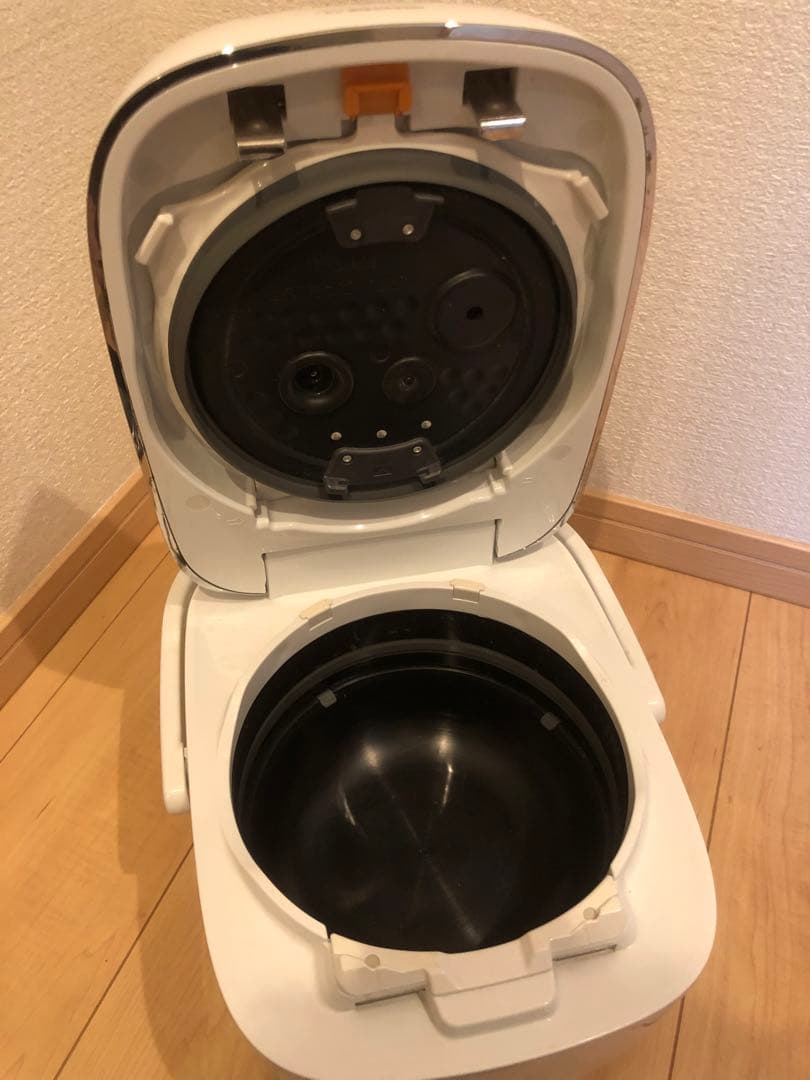 美品‼️象印 IH炊飯器 NW-JT10 ホワイト